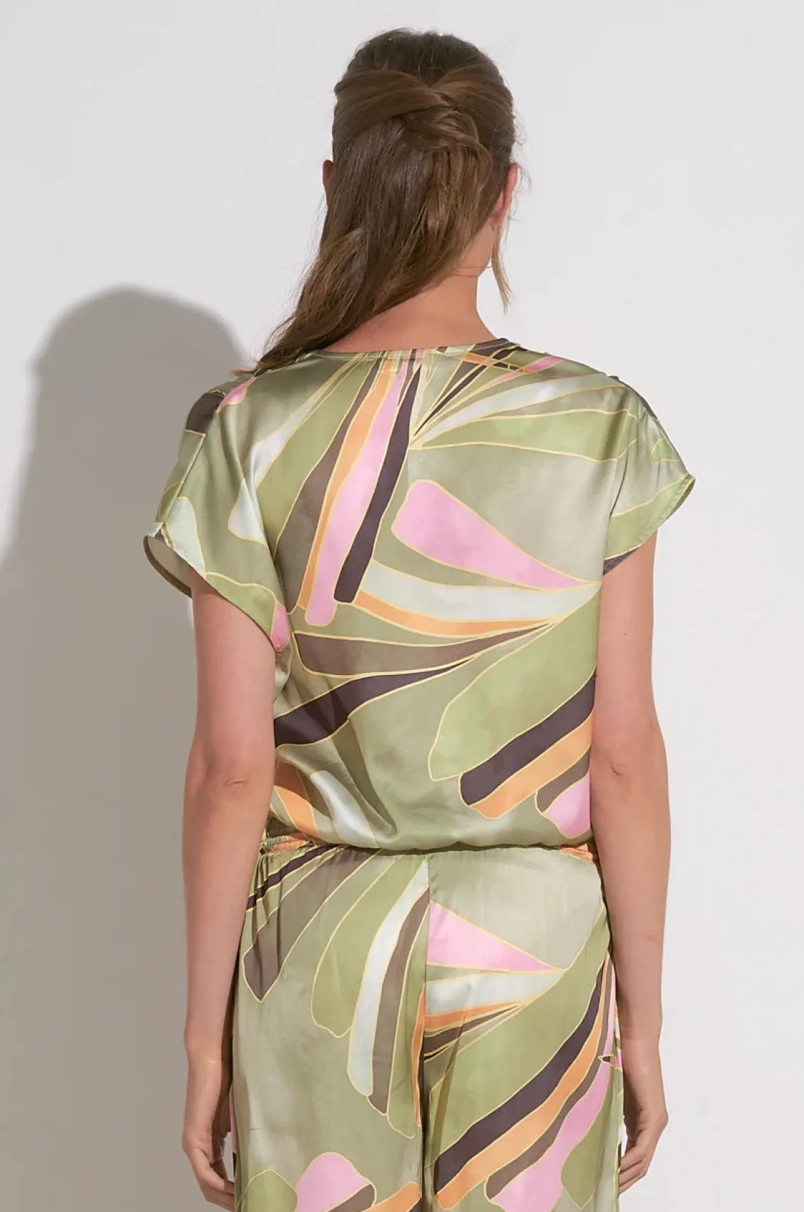 elan_manila_print_crop_to_2.webp Elan Manila Print Crop Top