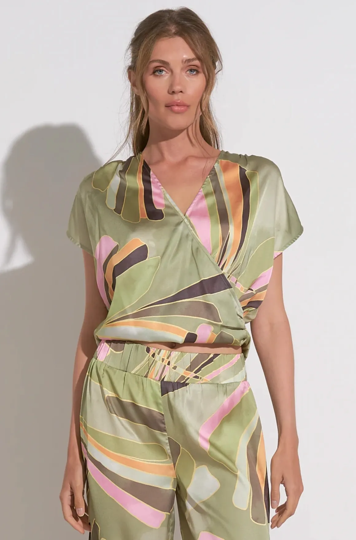 elan_manila_print_crop_to_3.webp Elan Manila Print Crop Top
