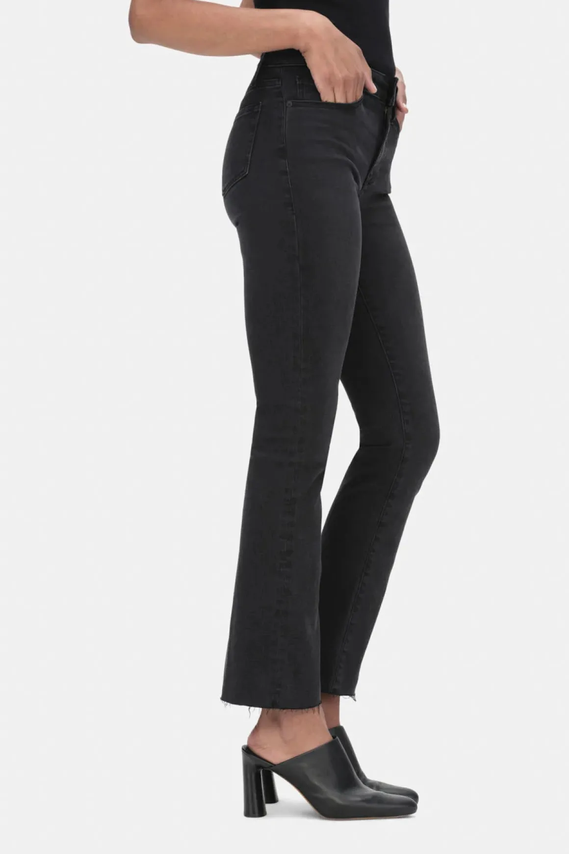 frame_le_crop_mini_boot_r_2.webp Frame Le Crop Mini Boot Raw Hem