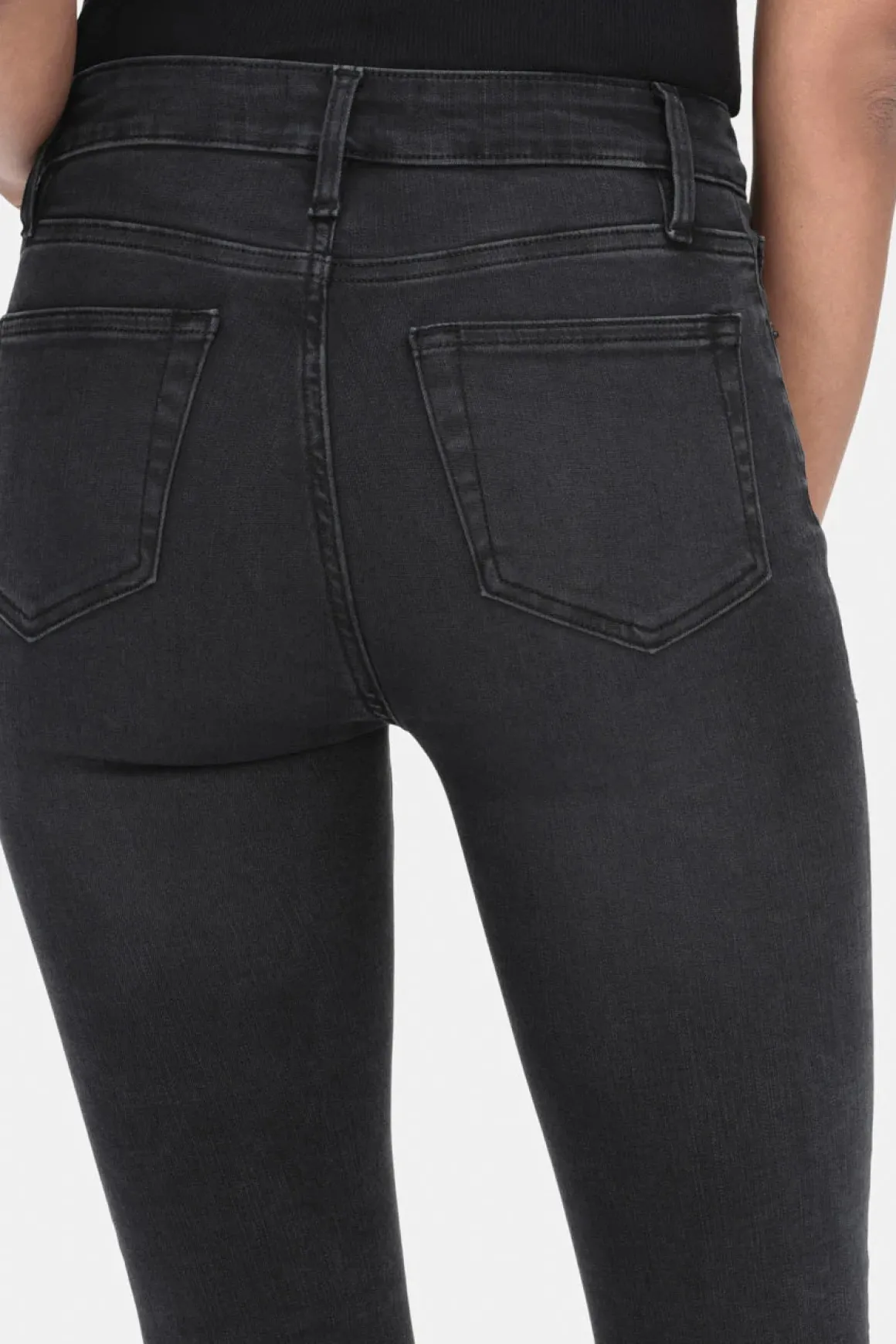 frame_le_crop_mini_boot_r_5.webp Frame Le Crop Mini Boot Raw Hem