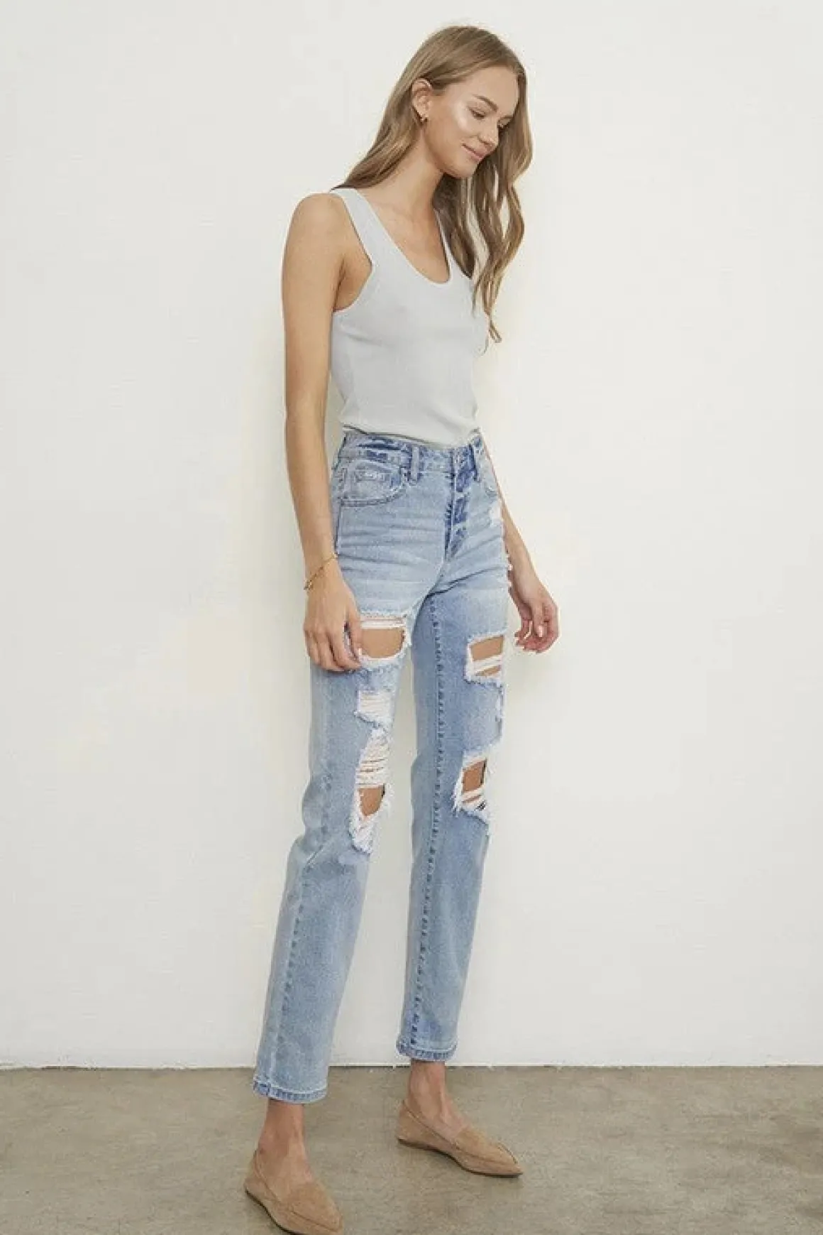 mid_rise_slim_boyfriend_j_2.webp MID RISE SLIM BOYFRIEND JEANS