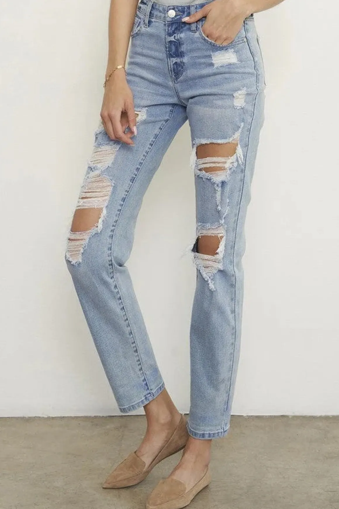 mid_rise_slim_boyfriend_j_6.webp MID RISE SLIM BOYFRIEND JEANS