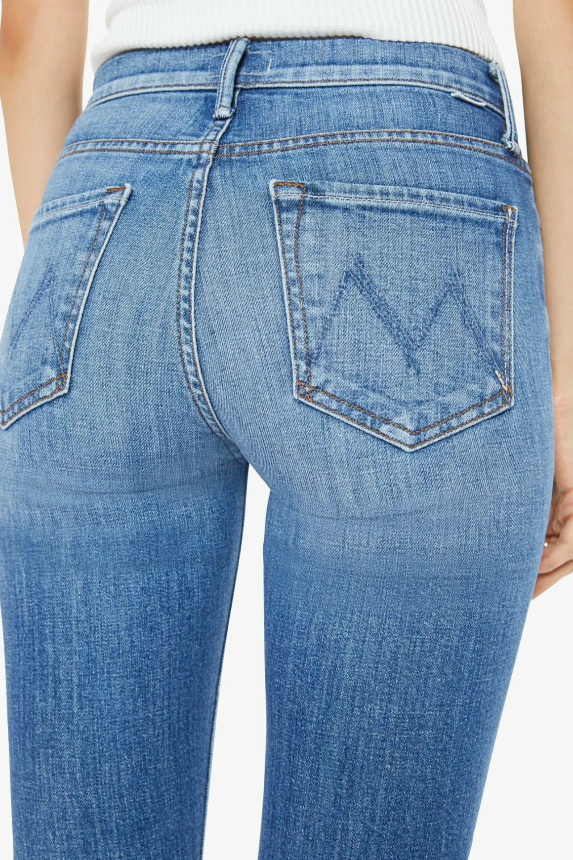 mother_insider_sneak_jean_3.webp Mother Insider Sneak Jeans