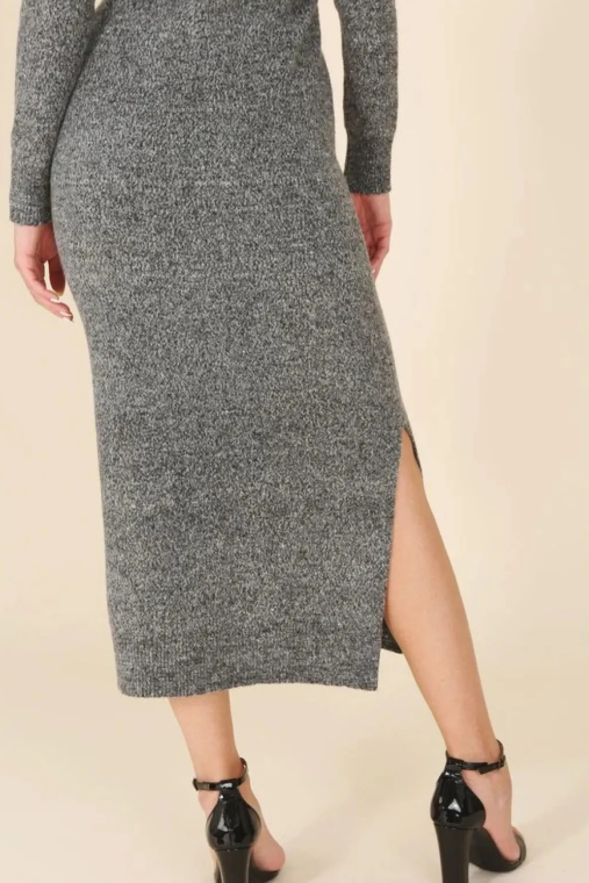 vneck_sweater_maxi_dress__15.webp V-neck sweater maxi dress *Online Only*