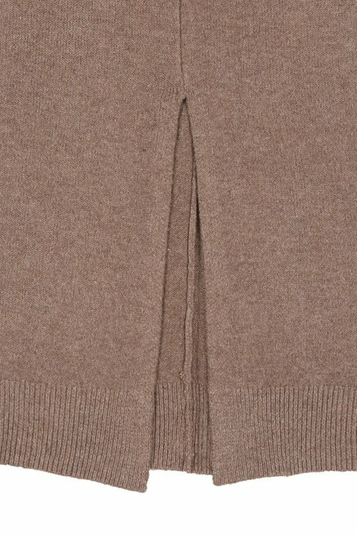 vneck_sweater_maxi_dress__25.webp V-neck sweater maxi dress *Online Only*